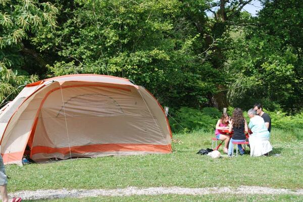 Aire Naturelle de Camping Le Bois du Barde