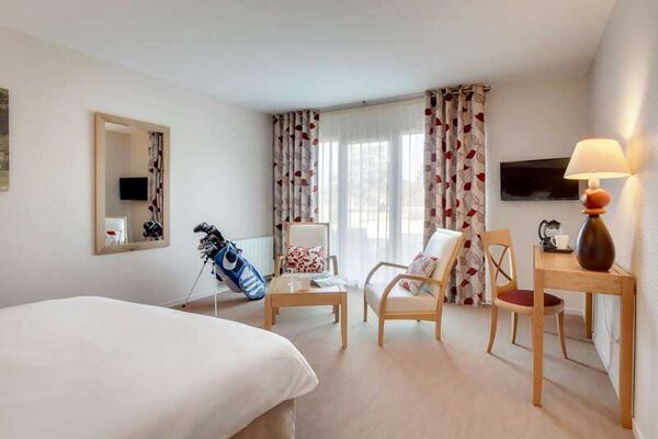 Les Ormes, Golf & Resort