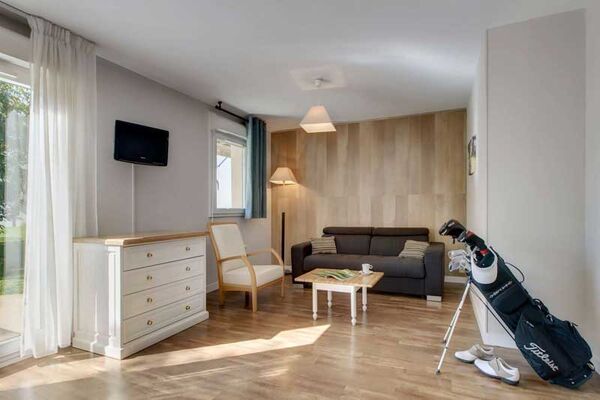 Les Ormes, Golf & Resort
