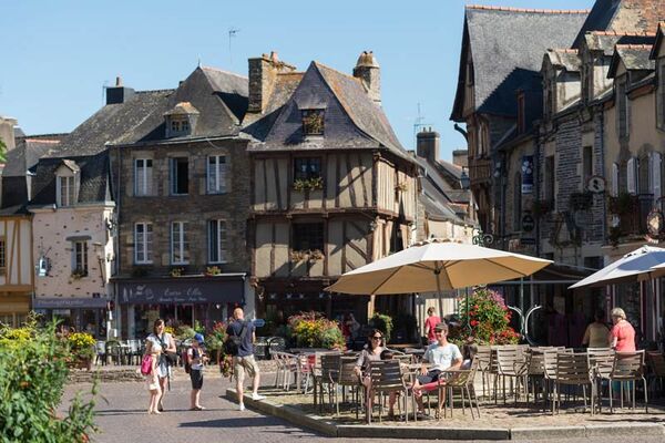 Visites autour de La Gacilly, Malestroit, et Guer