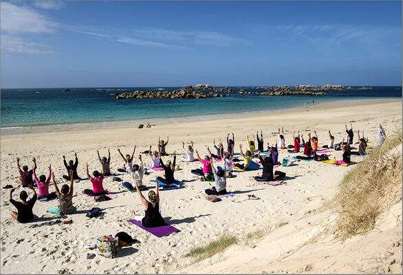 YOGA À LA PLAGE