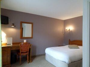 Hotel-les-Tilleus-Dinard-chambre-double-bureau