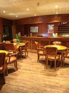 Hotel-les-Tilleus-Dinard-salle-de-restauration