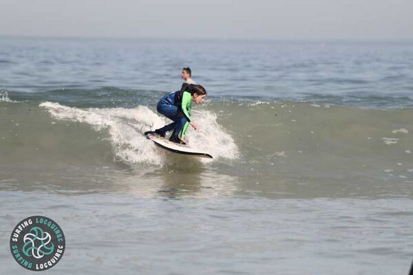 Surfing Locquirec