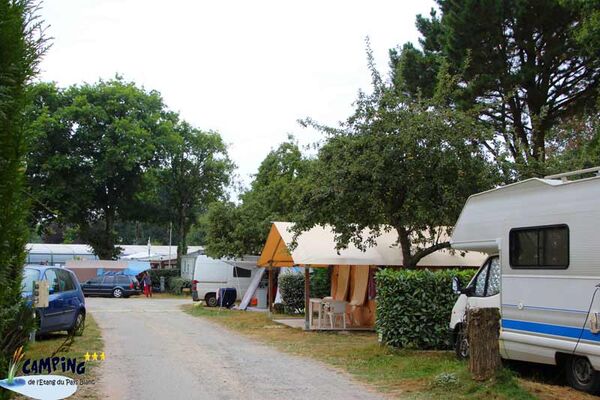 Camping de l'Etang du Pays blanc