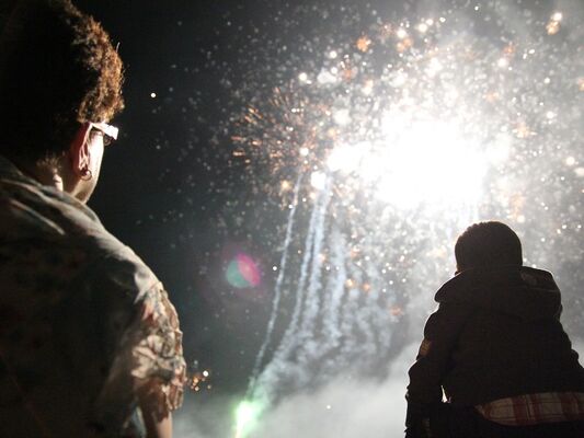 feu artifice Ploermel-credit Domino Studios 800x600
