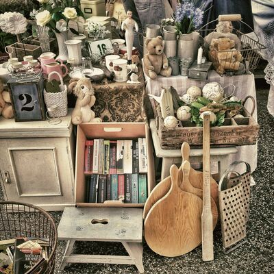 flea-market-343123_1920