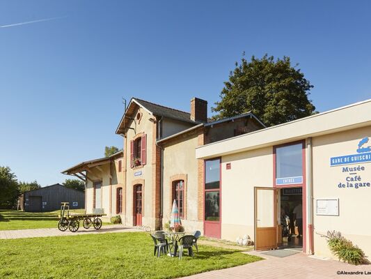 gare-facade-avant-alamoureux-2