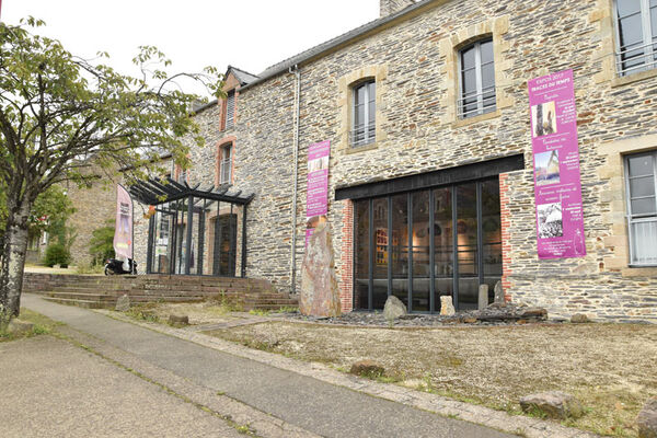 Maison Mégalithes et Landes
