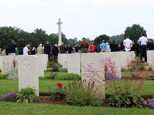Visite-guidee-Ranville--premier-village-libere-de-France