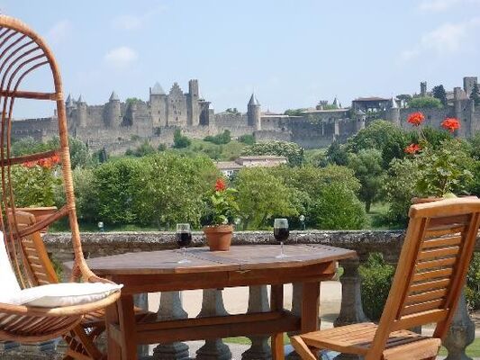 CARCASSONNEGUESTHOUSE_1