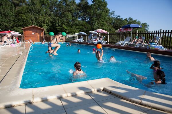 Camping la Garenne_Piscine©DELEBARRE