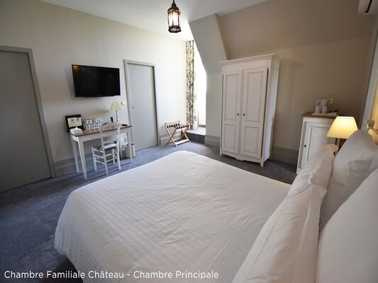 Chambre-Familiale-Chateau---Chambre-Principale-copie