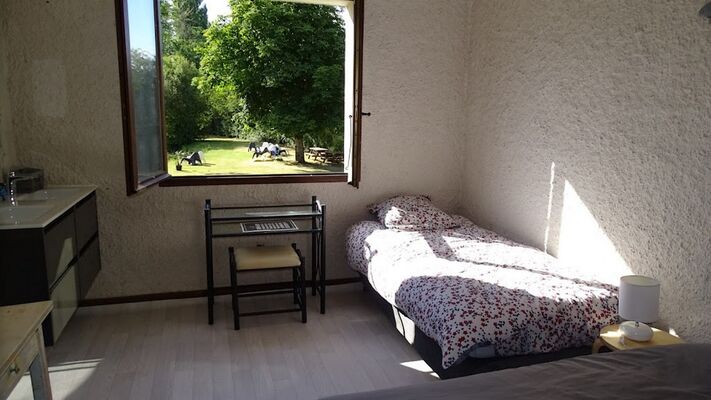 moncoutant-chambre-dhotes-domaine-de-letang-chambre4