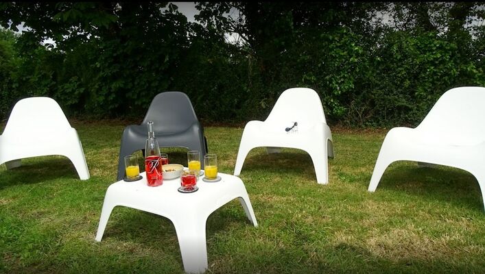 moncoutant-chambre-dhotes-domaine-de-letang-salon-de-jardin