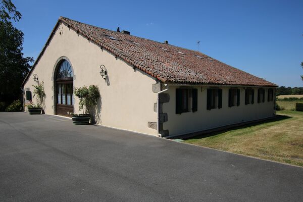 neuvy-bouin-gites-la-bonniniere-facade1-4