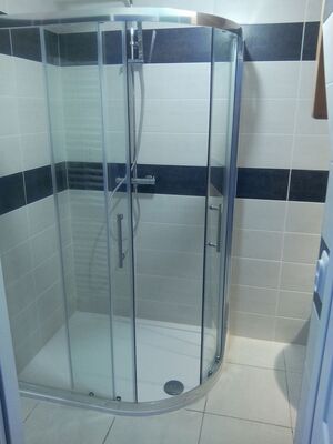 argentonnay-gite-la-cle-des-champs-douche