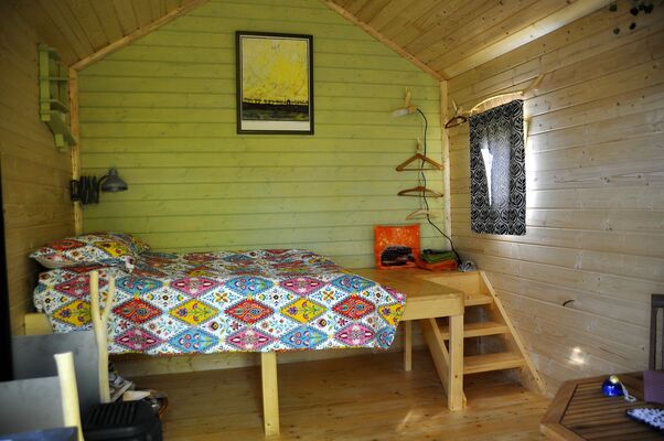 bressuire-chambre-dhote-cabane-niglo-lit