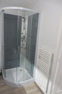 bressuire-chambres-dhotes-les-gaveries-ch1-douche