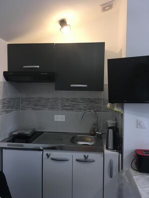st-aubin-du-plain-appart-d-hotes-isafred-kitchenette