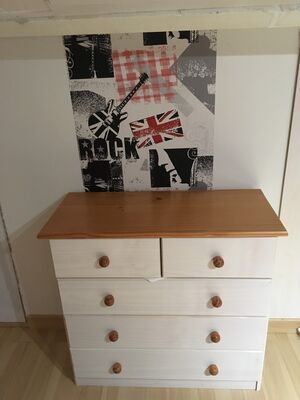st-aubin-du-plain-chambre-dhotes-isafred-chambre-rock-commode