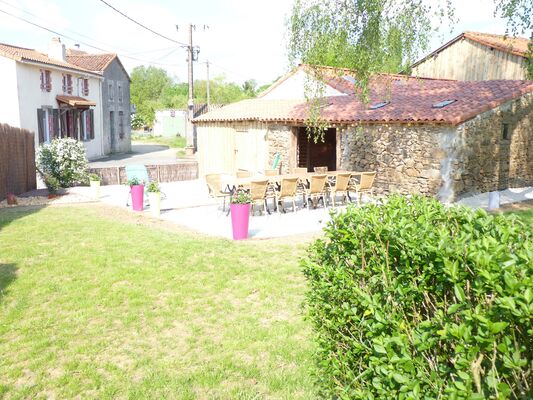 st-andre-sur-sevre-gite-le-laidet-jardinbis