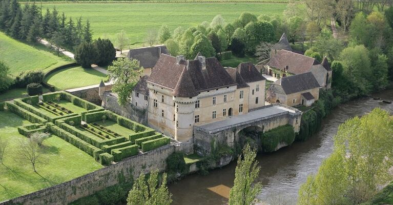 thonac_chateau de losse_aérienne charmillevézère