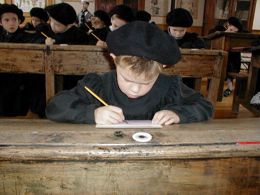 Musée d'école de la Tour Nivelle 5, Enfant au béret.jpg_7