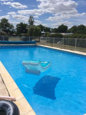 saint-maurice-etusson-camping-la-raudiere-piscine.jpg_1