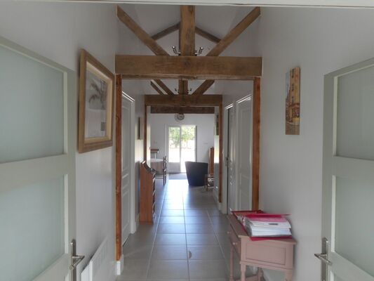la-chapelle-gaudin-gite-la-cachette-couloir-entree.jpg_16