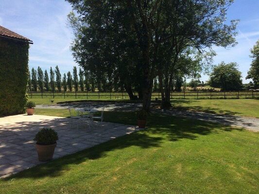 saint-aubin-de-baubigne-chambre-dhotes-roches-mousset-jardin.jpg_18