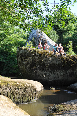rocher-branlant-jardin-des-chirons-2000bressuirais (pw) 5238.jpg_9