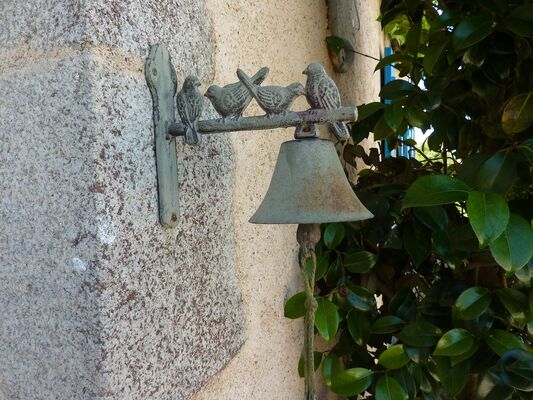 cerizay-chambre-dhotes-la-gondromiere-cloche.jpg_7