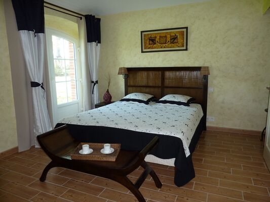 nueil-les-aubiers-chambres-dhotes-la-minaudiere-chambre-exotique.jpg_1