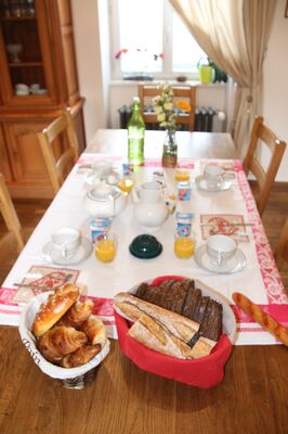 bressuire-chambres-dhotes-le-clos-des-hardilliers-petit-dejeuner