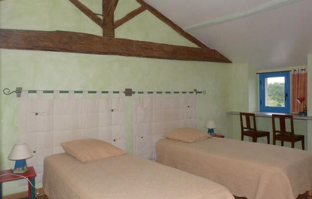 saint-amand-sur-sevre-gite-les-ecorcins-chambre2.jpg_6