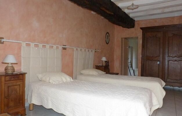 saint-amand-sur-sevre-gite-les-ecorcins-chambre4.jpg_8