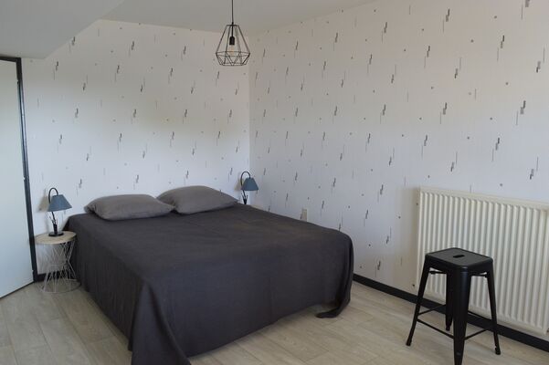 combrand-gites-de-la-foye-la-couleur-des-pres-chambre2.JPG_4