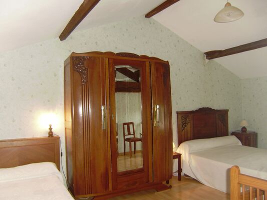 clesse-gite-puy-fleury-chambre2.jpg_6