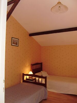 clesse-gite-puy-fleury-chambre3.jpg_7