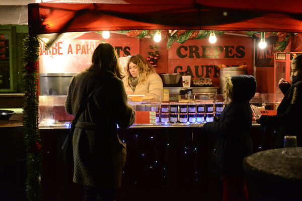 Marche-de-Noel-3--groupementMartino