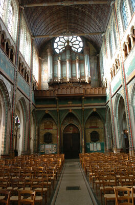 Nef-de-l-eglise-Saint-Aignan-vue-interieure