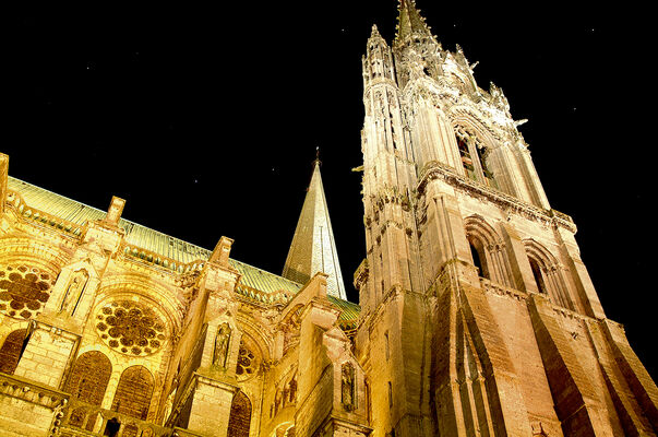 Cathédrale de Chartres la nuit