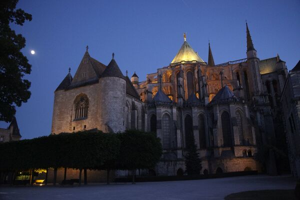 Cathédrale de Chartres de nuit