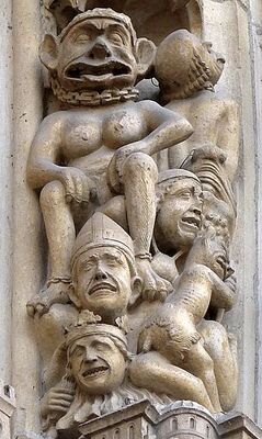 P1350055-Paris-IV-ND-de-Paris-facade-ouest-basrelief-archivolte-rwk