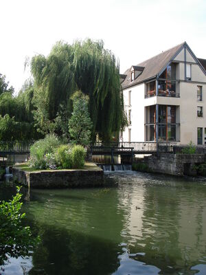 Passerelle-des-3-Moulins----Office-de-Tourisme-de-Chartres