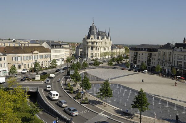 Place-des-Epars-vue-haute---Office-de-Tourisme-de-Chartres---Ville-de-Chartres-Guillermo-Osorio-2