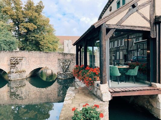 veranda-vue-eau---Moulin-de-Ponceau