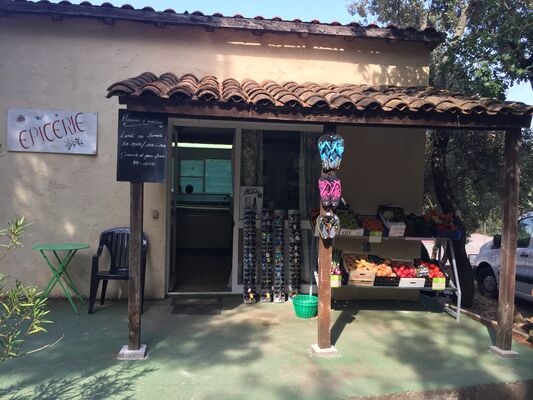 EPICERIE-DU-CAMPING-2017