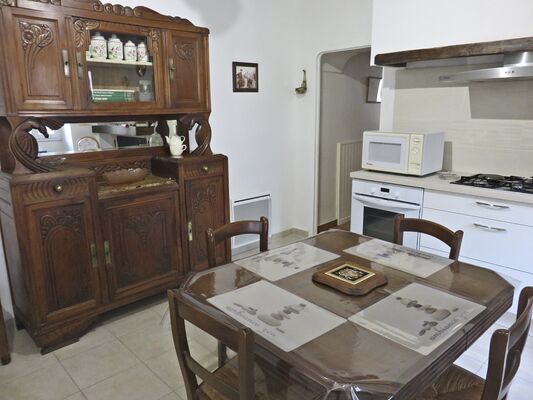 La cuisine avec son buffet